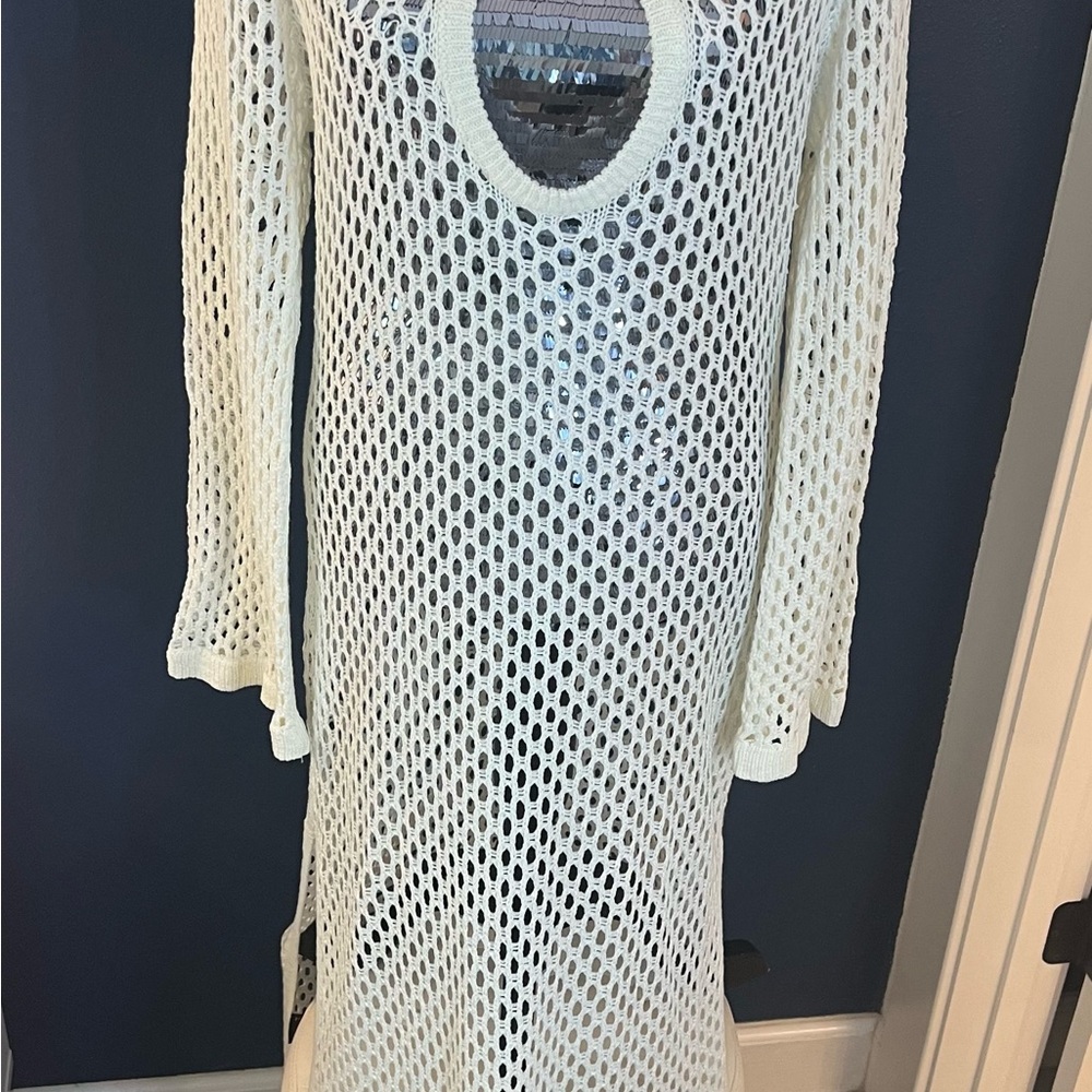 White Beach cover up, new, size L.